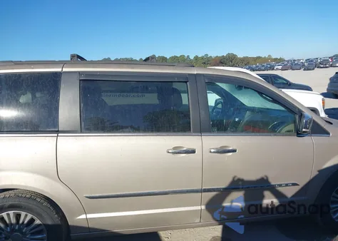 2015 Chrysler Town & Country Touring-L из США, поврежденный, VIN 2C4RC1CG8FR657608